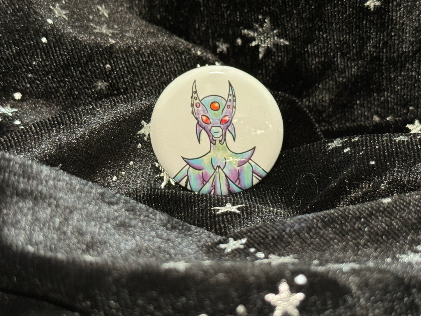 Mantoxeno Button Pin
